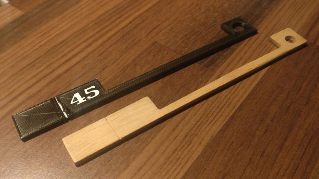 Flyygelin lyöntivälin mittatikku